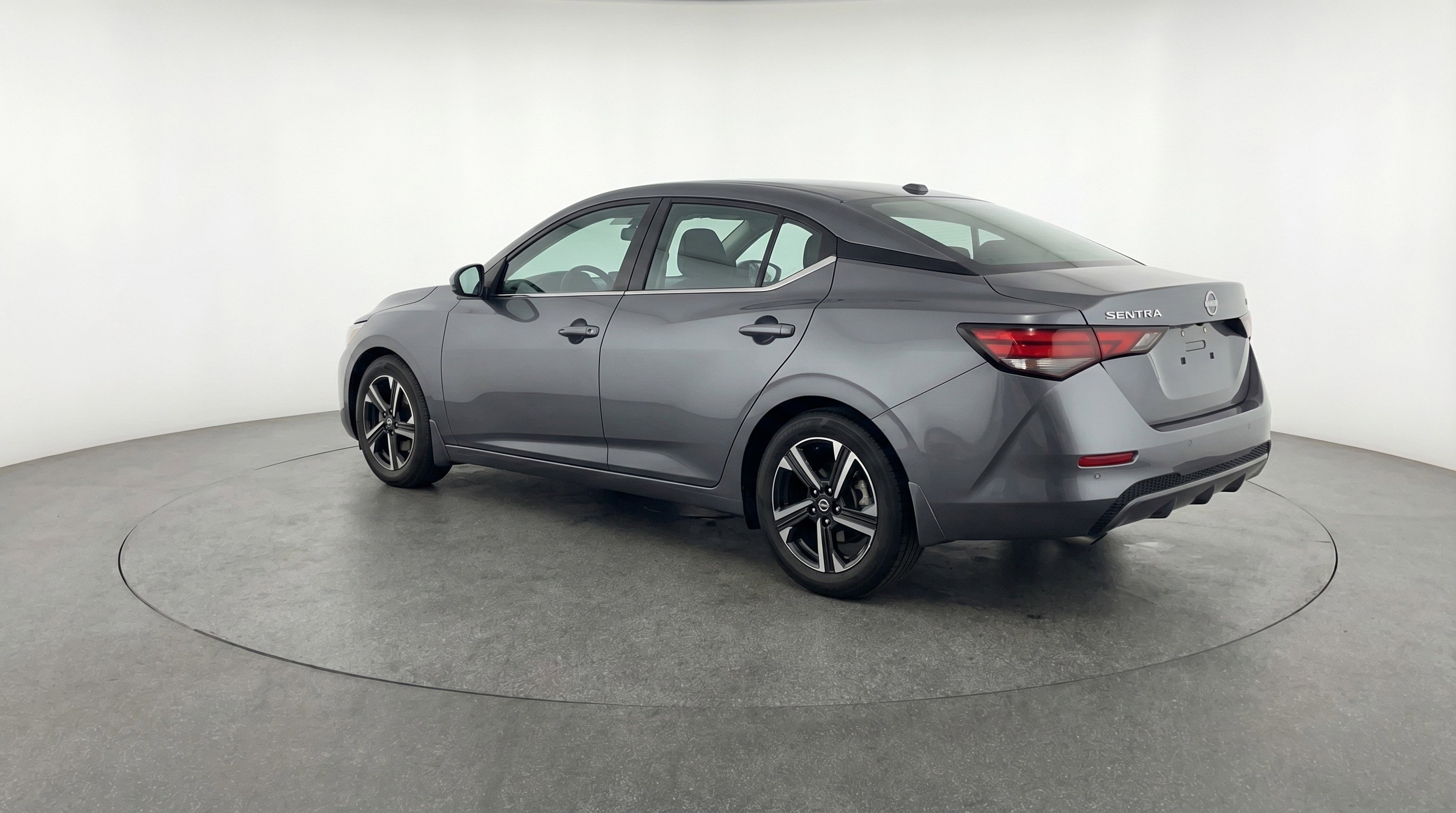 Used 2025 Nissan Sentra SV image 6