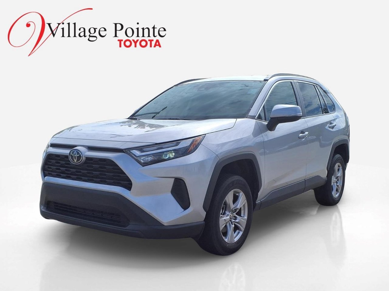 Used 2025 Toyota RAV4 XLE AWD/4WD image 1