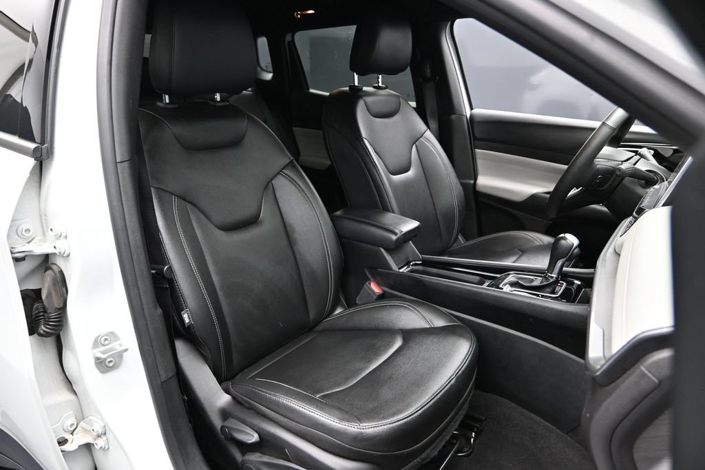 Used 2025 Jeep Compass Limited AWD/4WD image 15