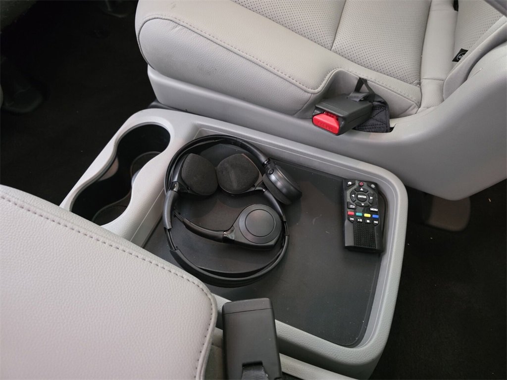 Used 2022 Honda Pilot Elite image 18