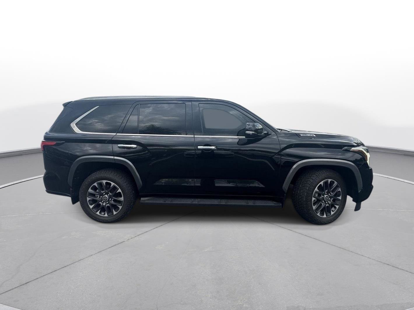 Used 2024 Toyota Sequoia Limited AWD/4WD image 5