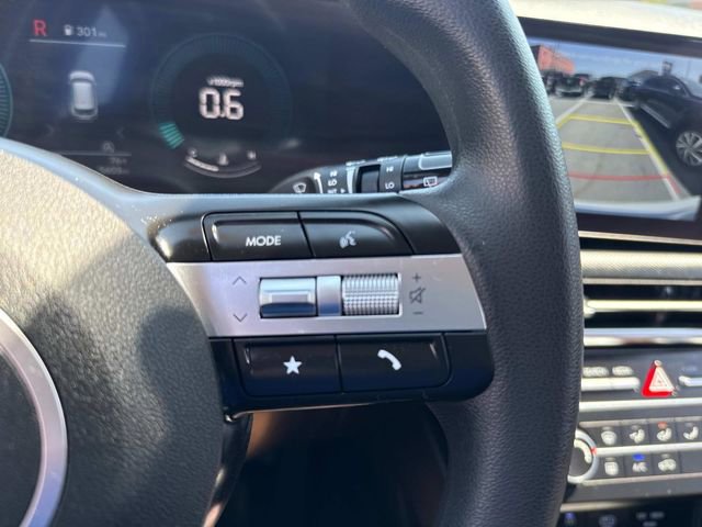 Used 2025 Hyundai Tucson SE image 29