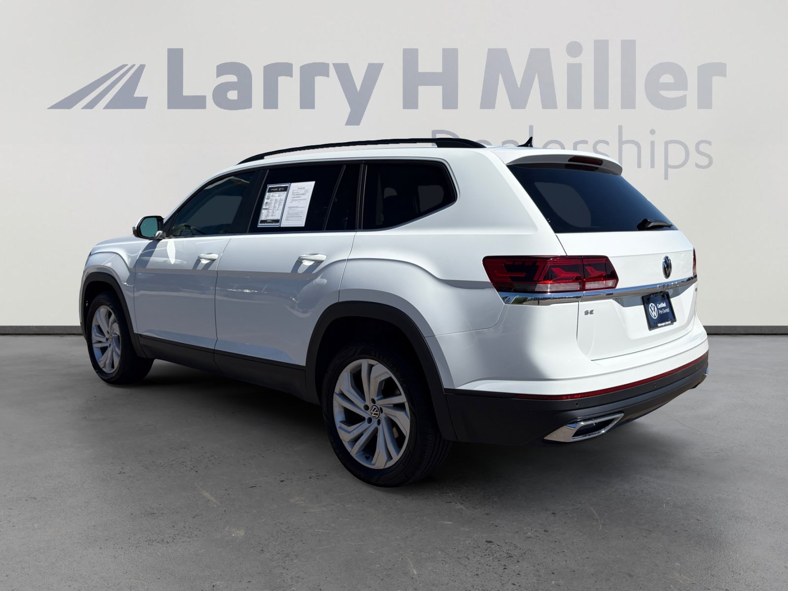 Used 2023 Volkswagen Atlas SE w/ Black Wheel Package AWD/4WD image 4