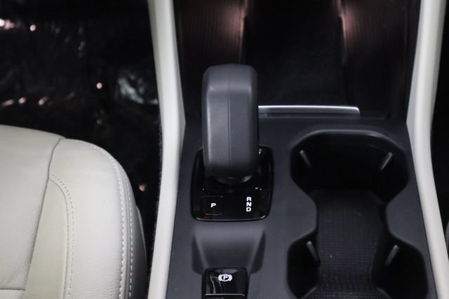 Used 2022 Volvo XC40 T5 Momentum AWD/4WD image 28