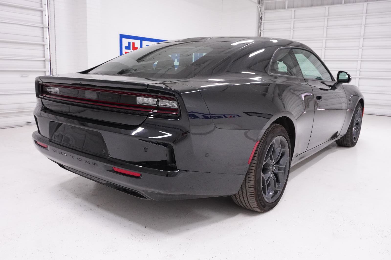 Used 2024 Dodge Charger R/T w/ Plus Group image 5