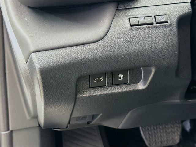 Used 2025 Toyota Crown Platinum image 10