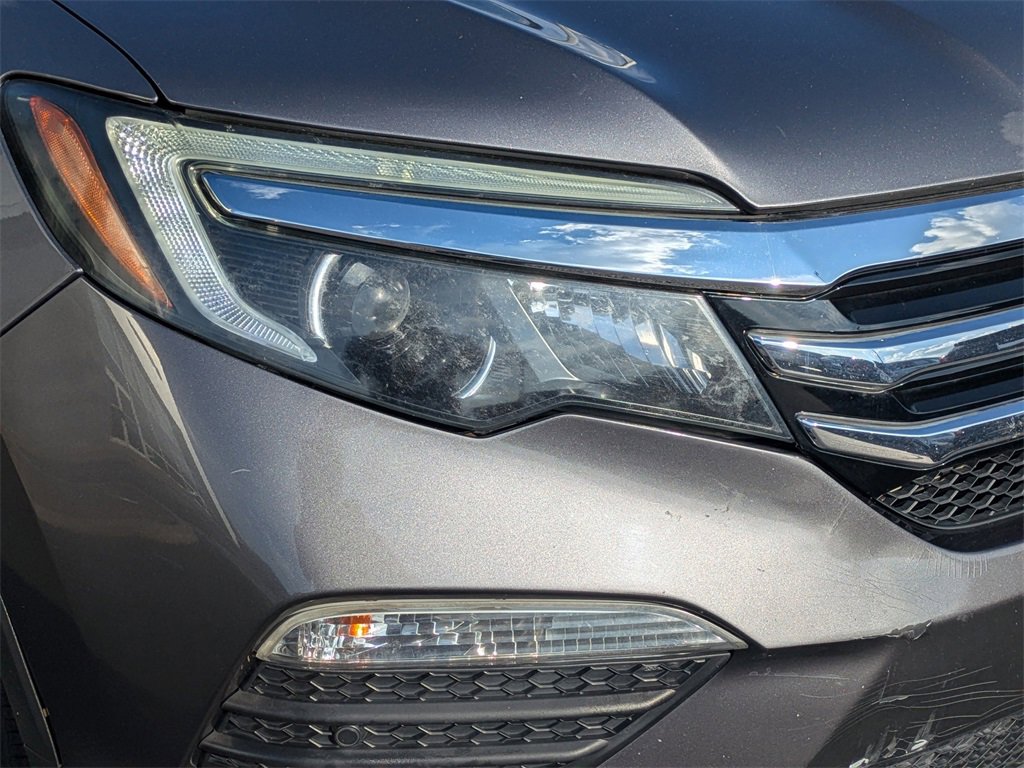 Used 2017 Honda Pilot Touring image 11