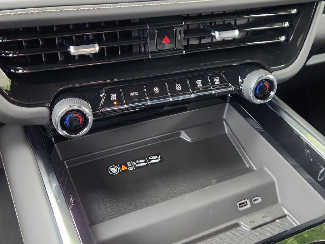 New 2026 Chevrolet Tahoe Premier w/ Sun And Tow Package AWD/4WD image 30