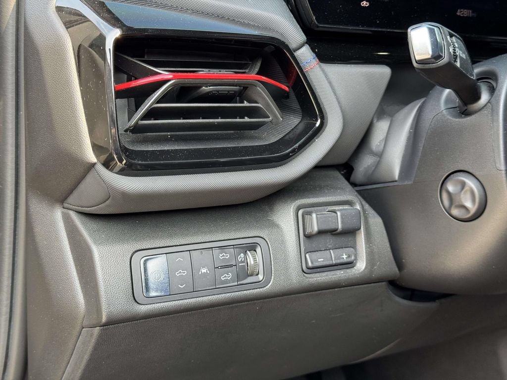 Used 2024 Chevrolet Silverado EV RST AWD/4WD image 8