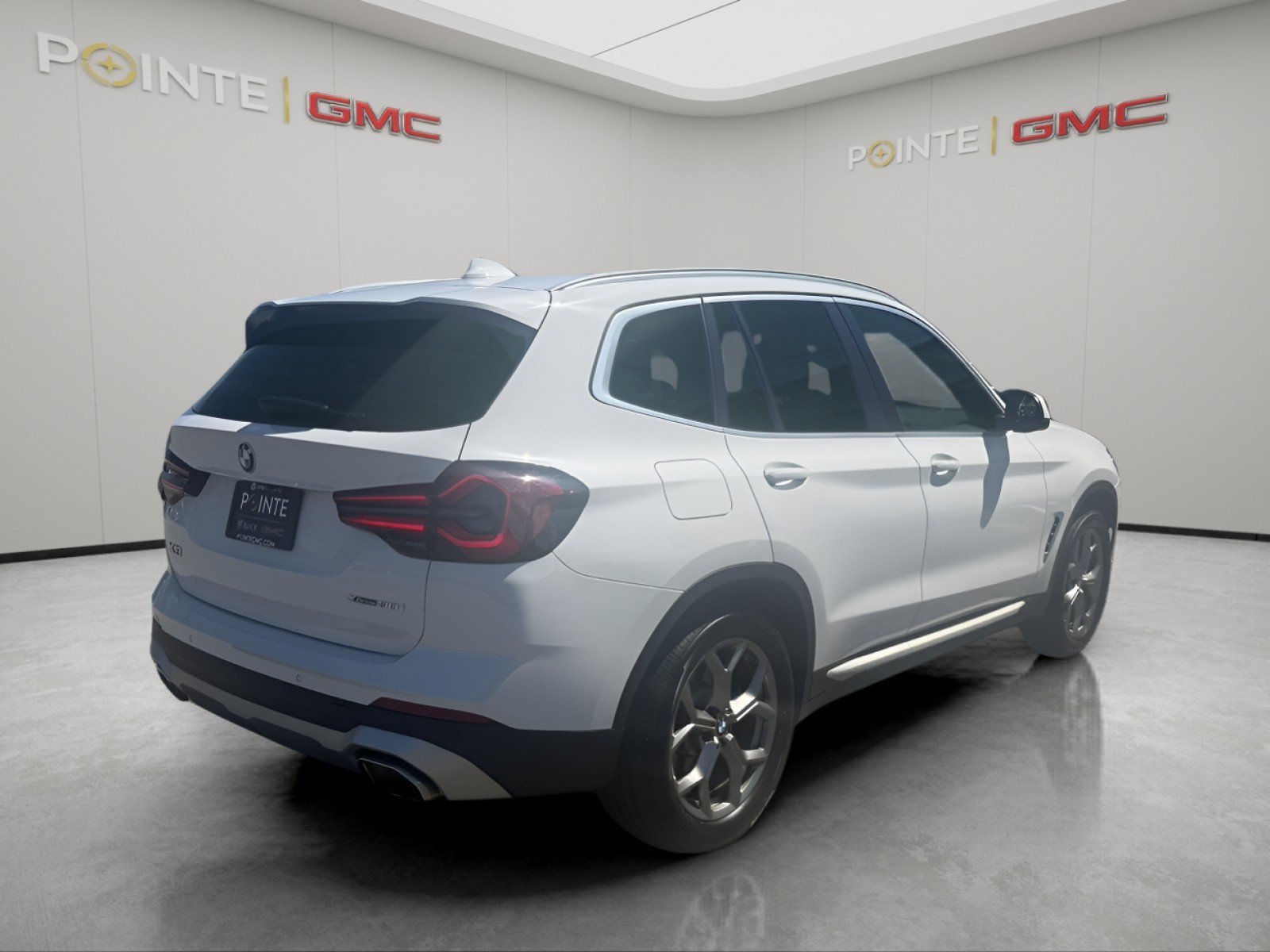Used 2022 BMW X3 xDrive30i w/ Premium Package 2 AWD/4WD image 3