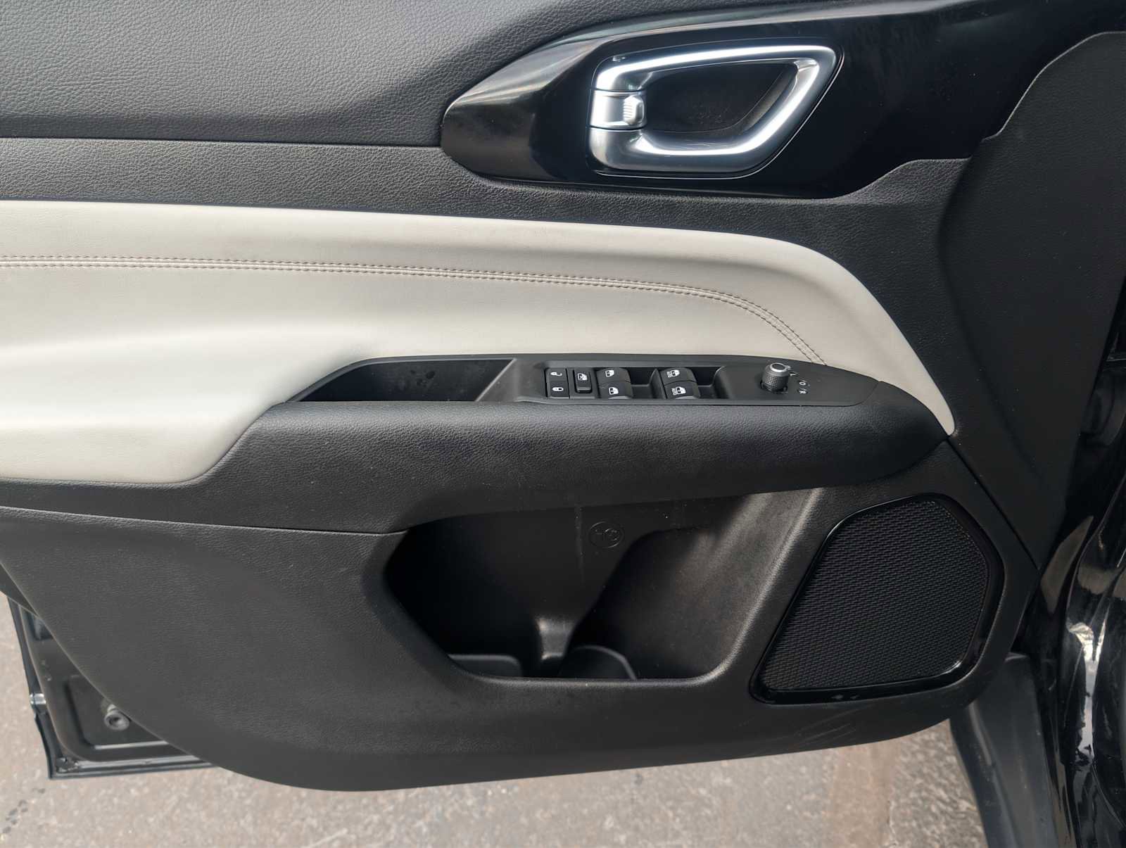 Used 2024 Jeep Compass Limited image 14