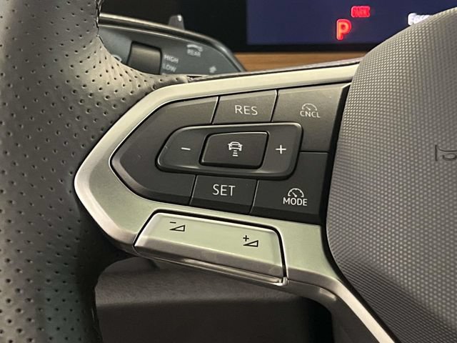New 2026 Volkswagen Tiguan SEL R-Line AWD/4WD image 17