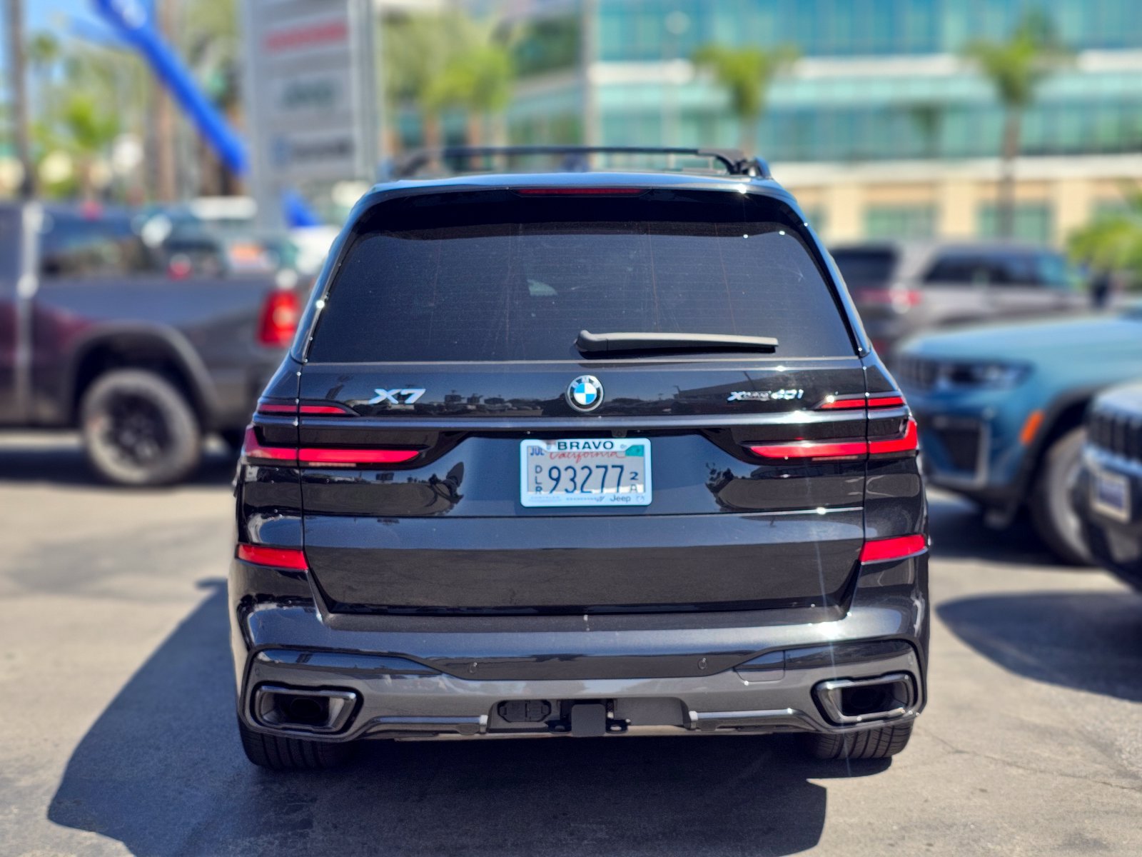 Used 2024 BMW X7 xDrive40i w/ M Sport Package AWD/4WD image 7
