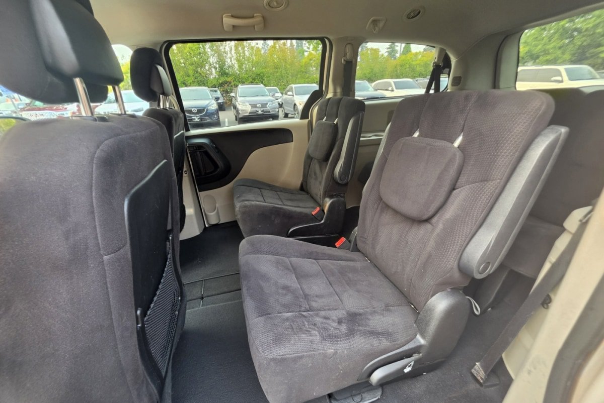 Used 2011 Dodge Grand Caravan Mainstreet w/ PWR Convenience Group FWD image 11