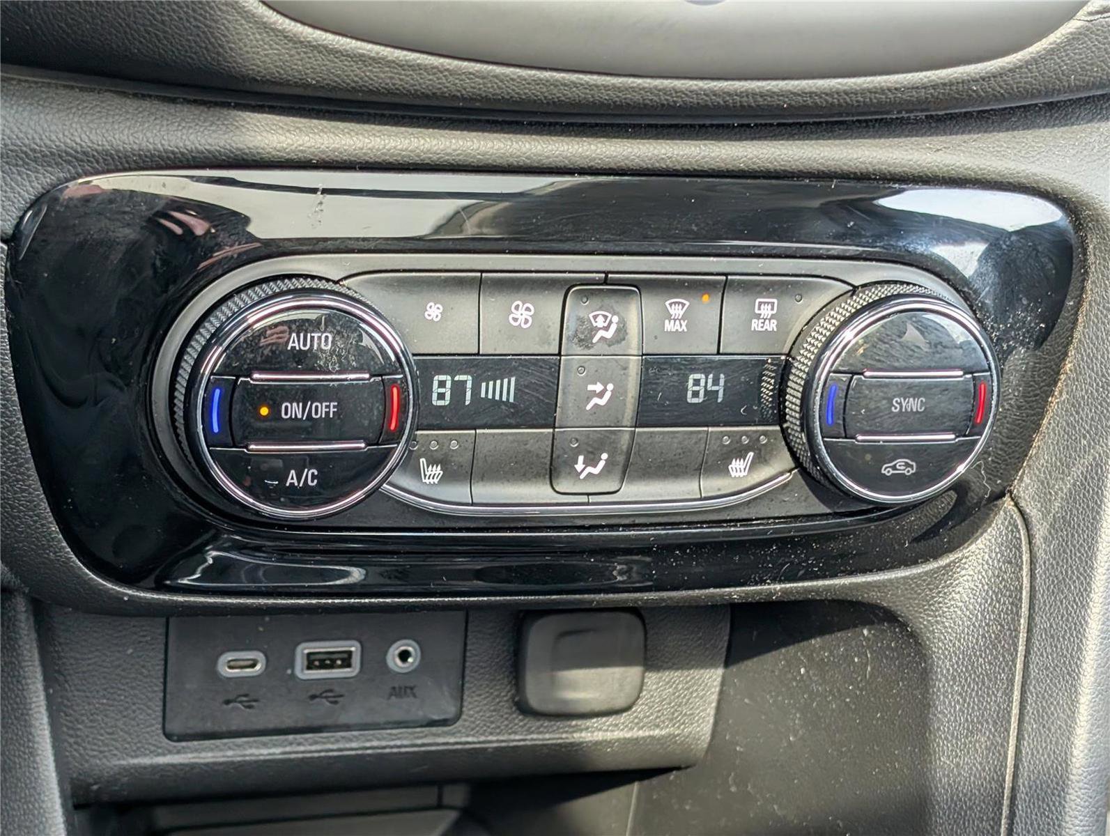 Used 2023 Buick Encore GX Select w/ Experience Buick Package image 29