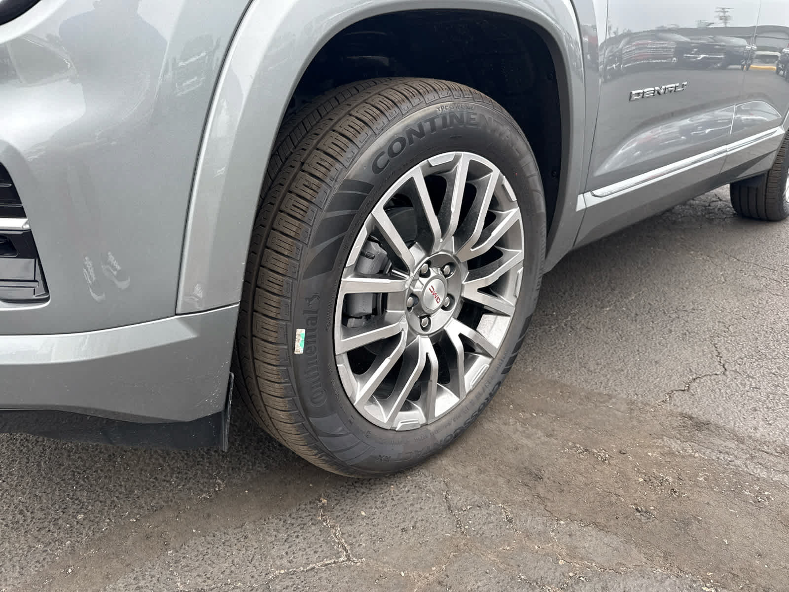 New 2027 GMC Terrain Denali w/ LPO, Floor Liner Package AWD/4WD image 9