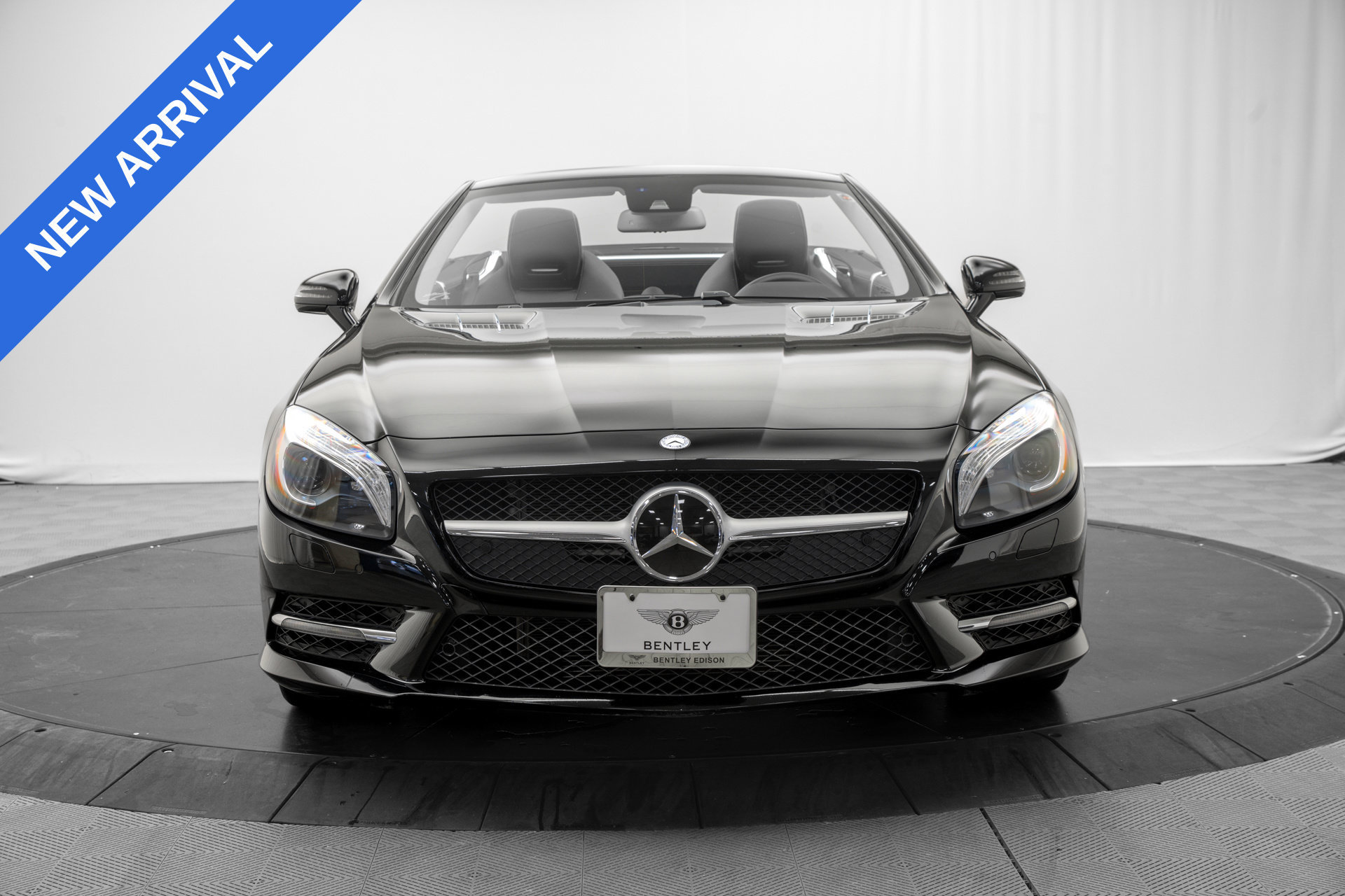 Used 2016 Mercedes-Benz SL 550 image 2