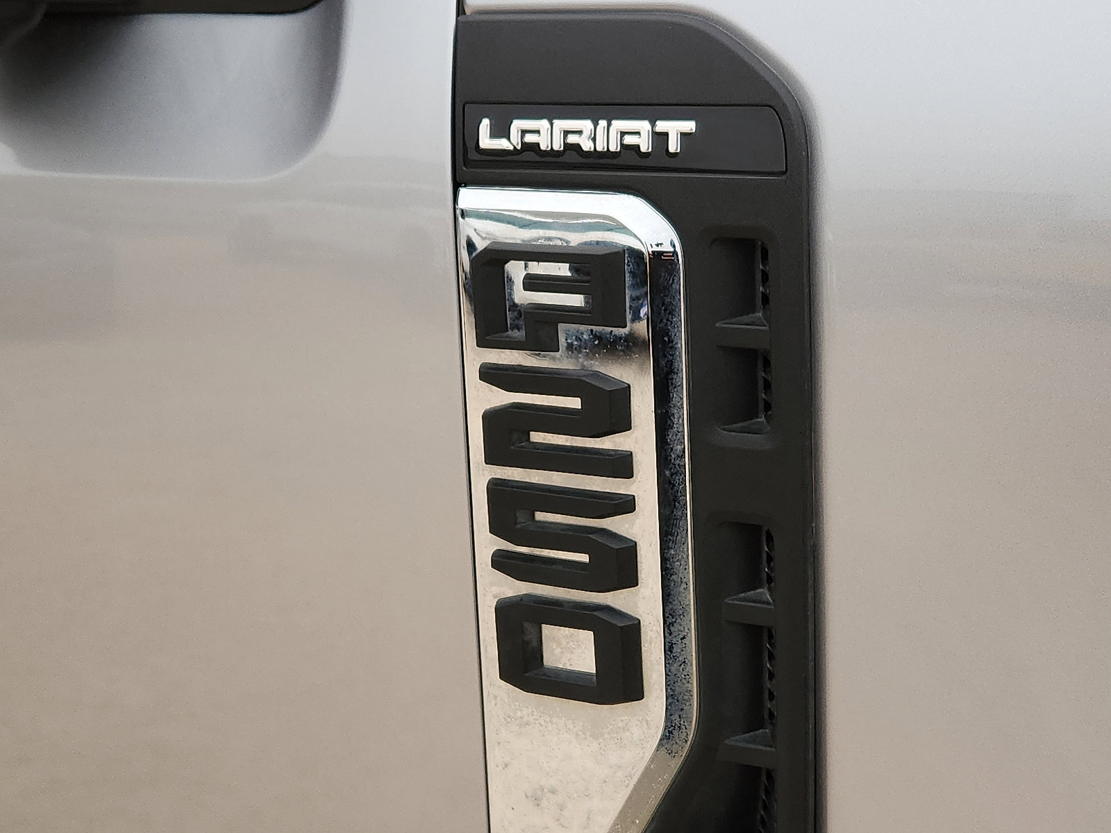 Used 2024 Ford F250 Lariat w/ Lariat Ultimate Package image 8