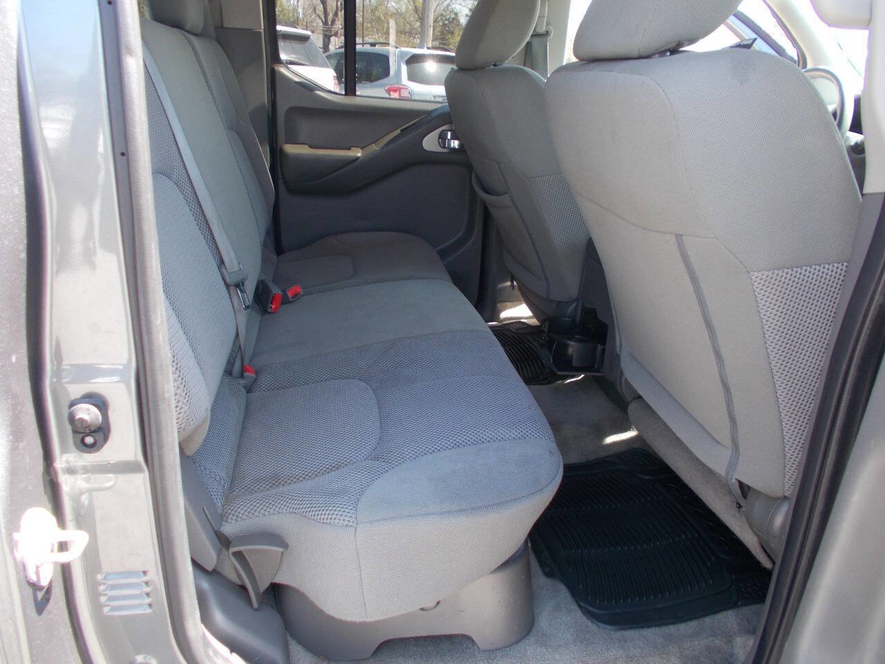 Used 2018 Nissan Frontier SV w/ Value Truck Package image 8