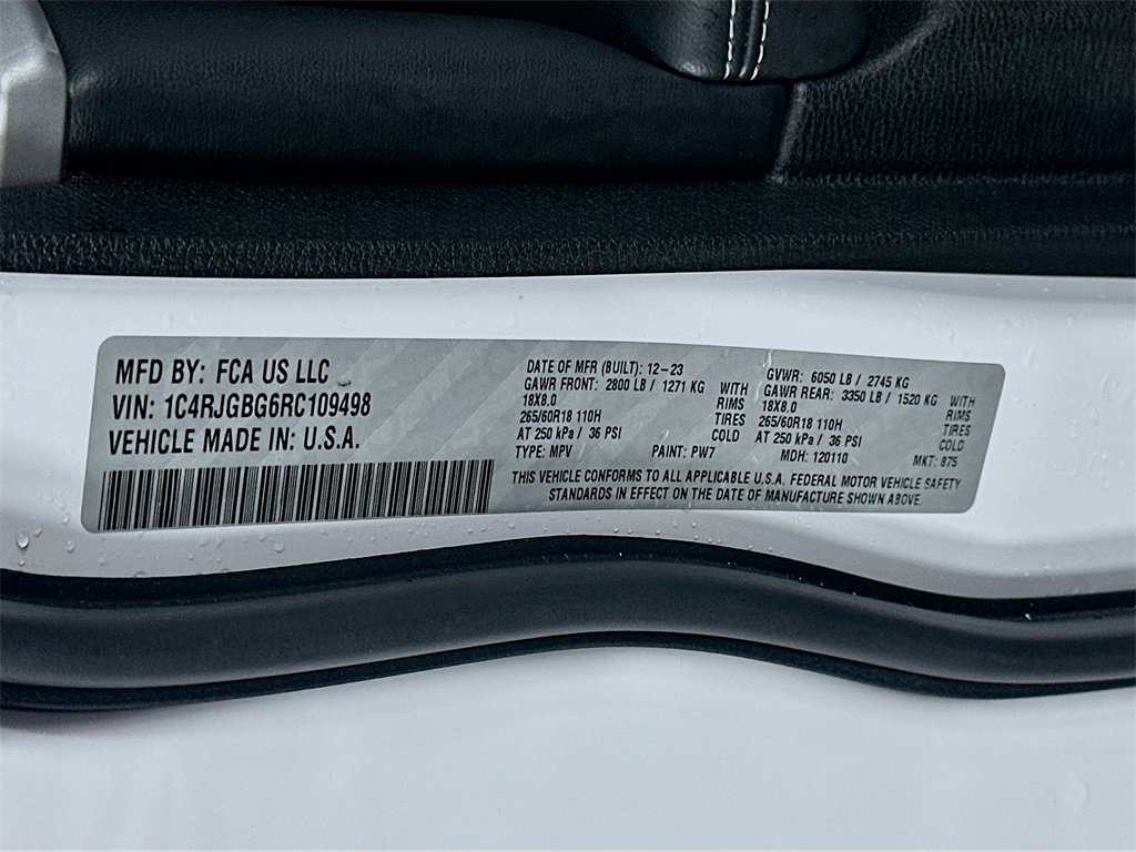 Used 2024 Jeep Grand Cherokee Limited image 36