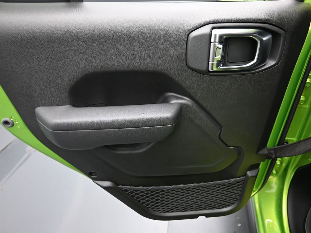 New 2025 Jeep Gladiator Willys image 12