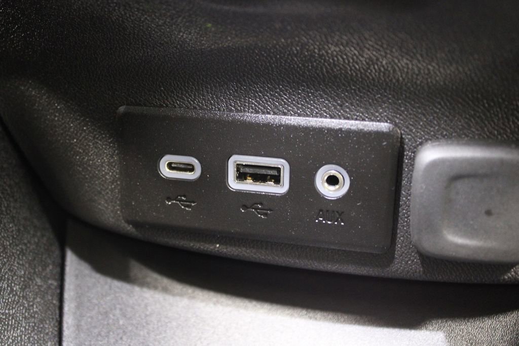 Used 2023 Chevrolet Malibu LT image 32