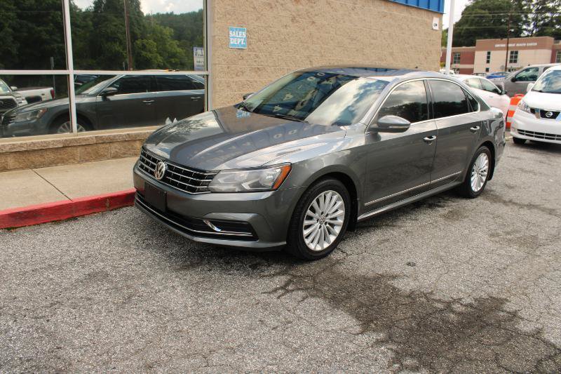 Used 2017 Volkswagen Passat 1.8T SE FWD image 3