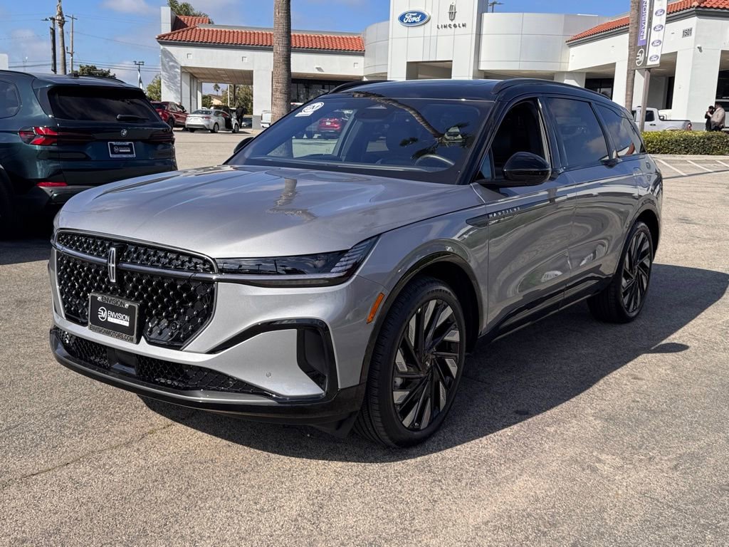 Used 2025 Lincoln Nautilus Reserve w/ Jet Appearance Package image 7