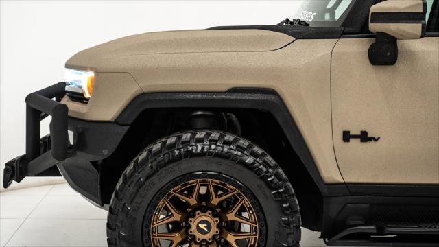 Used 2025 GMC Hummer EV 3X w/ LPO, Dark Essentials Package image 19