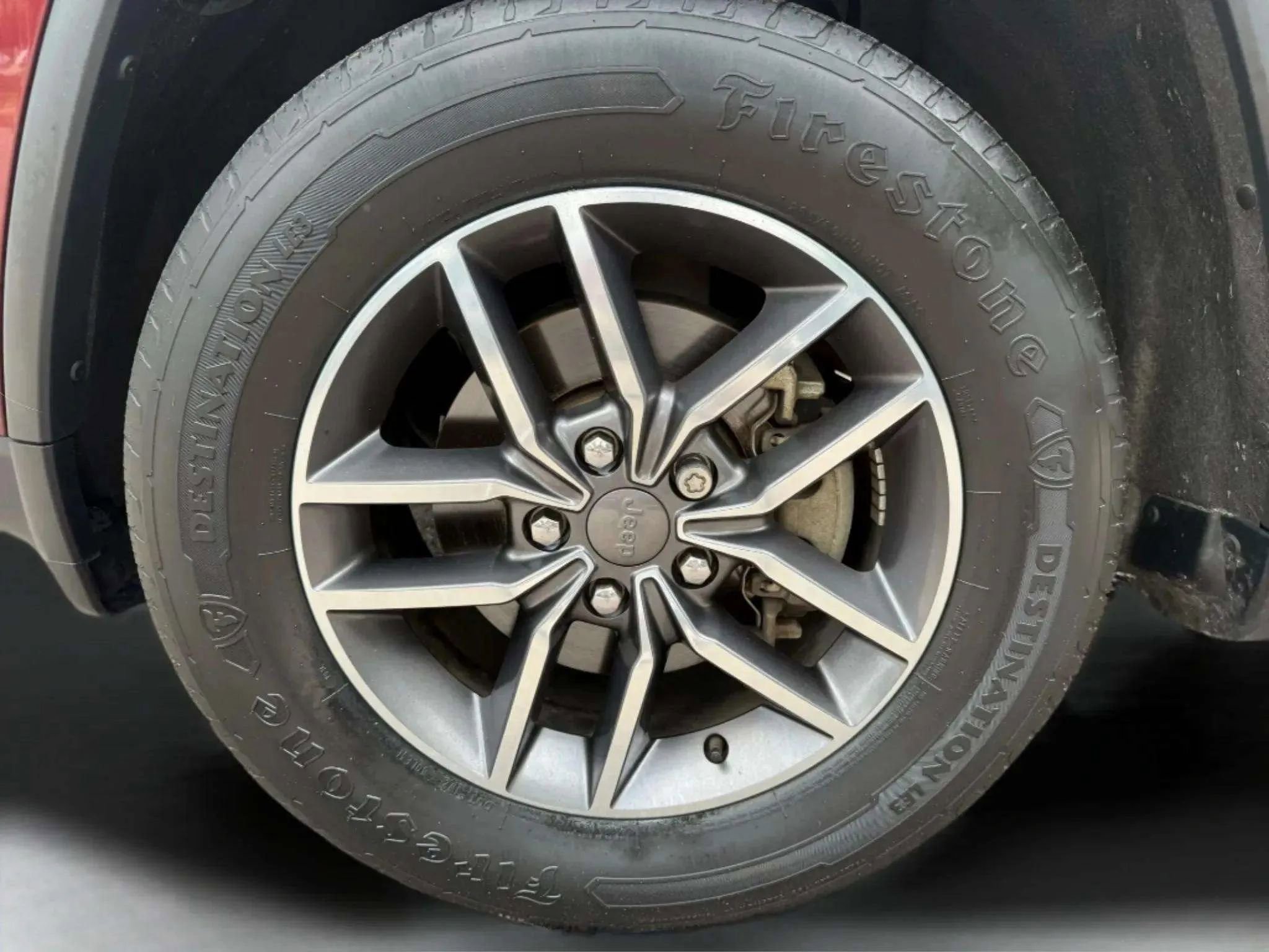 Used 2019 Jeep Grand Cherokee Limited image 37