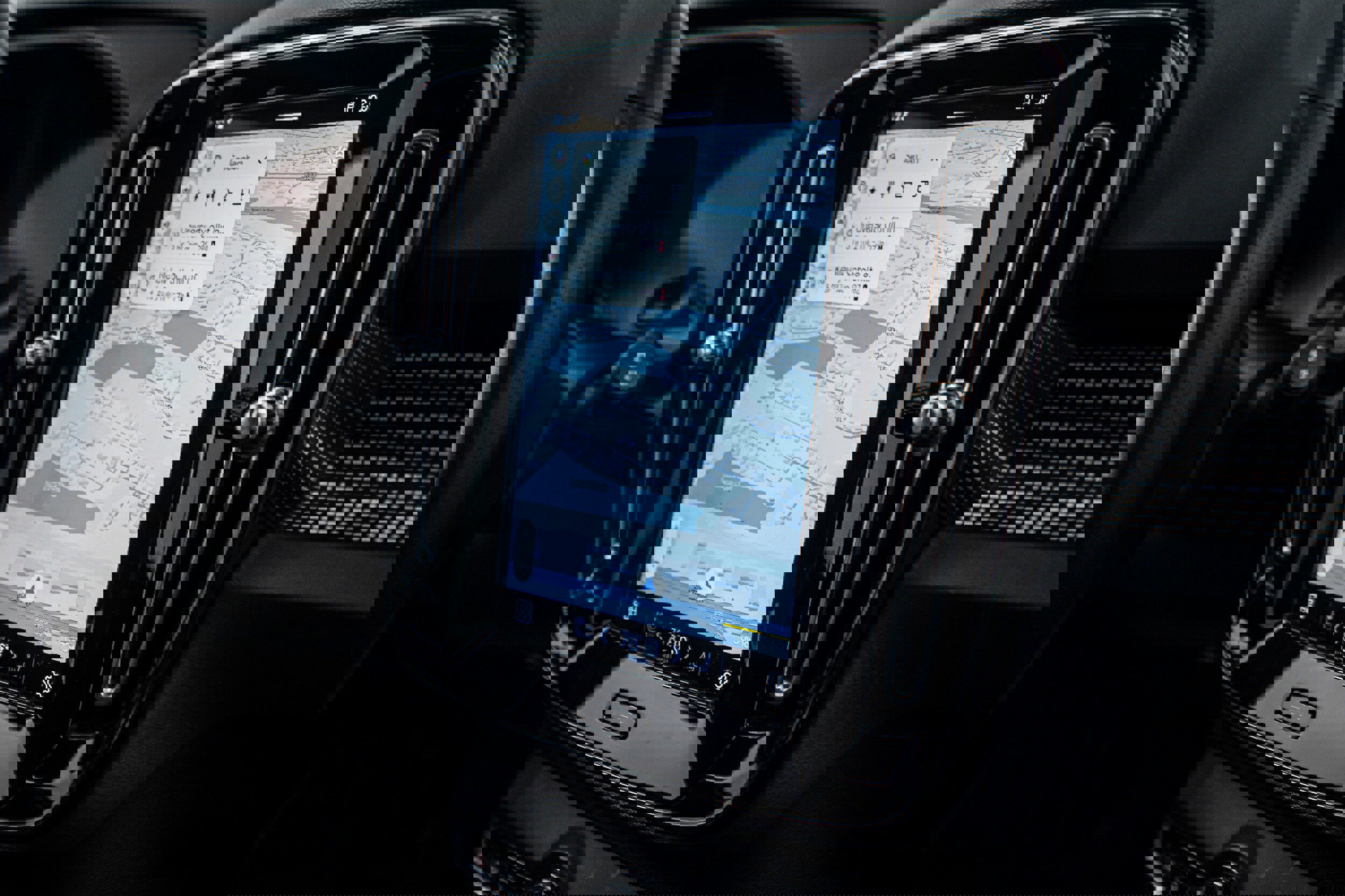 Used 2021 Volvo XC40 P8 Recharge image 11