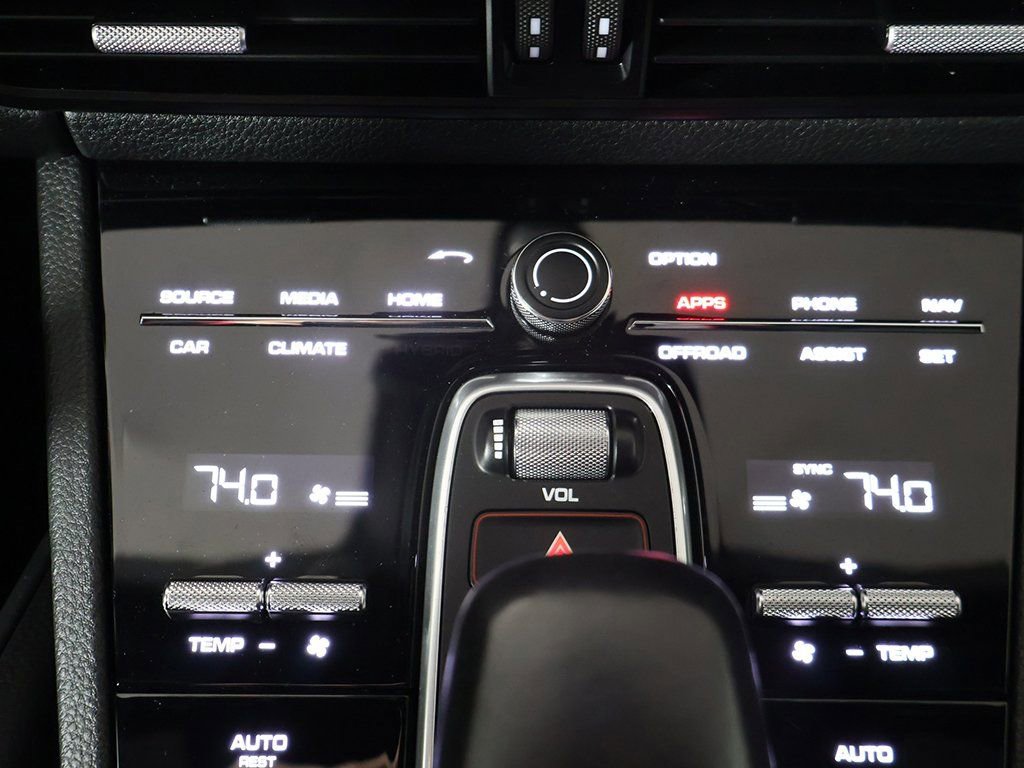 Used 2023 Porsche Cayenne Platinum Edition w/ Premium Package Plus image 53