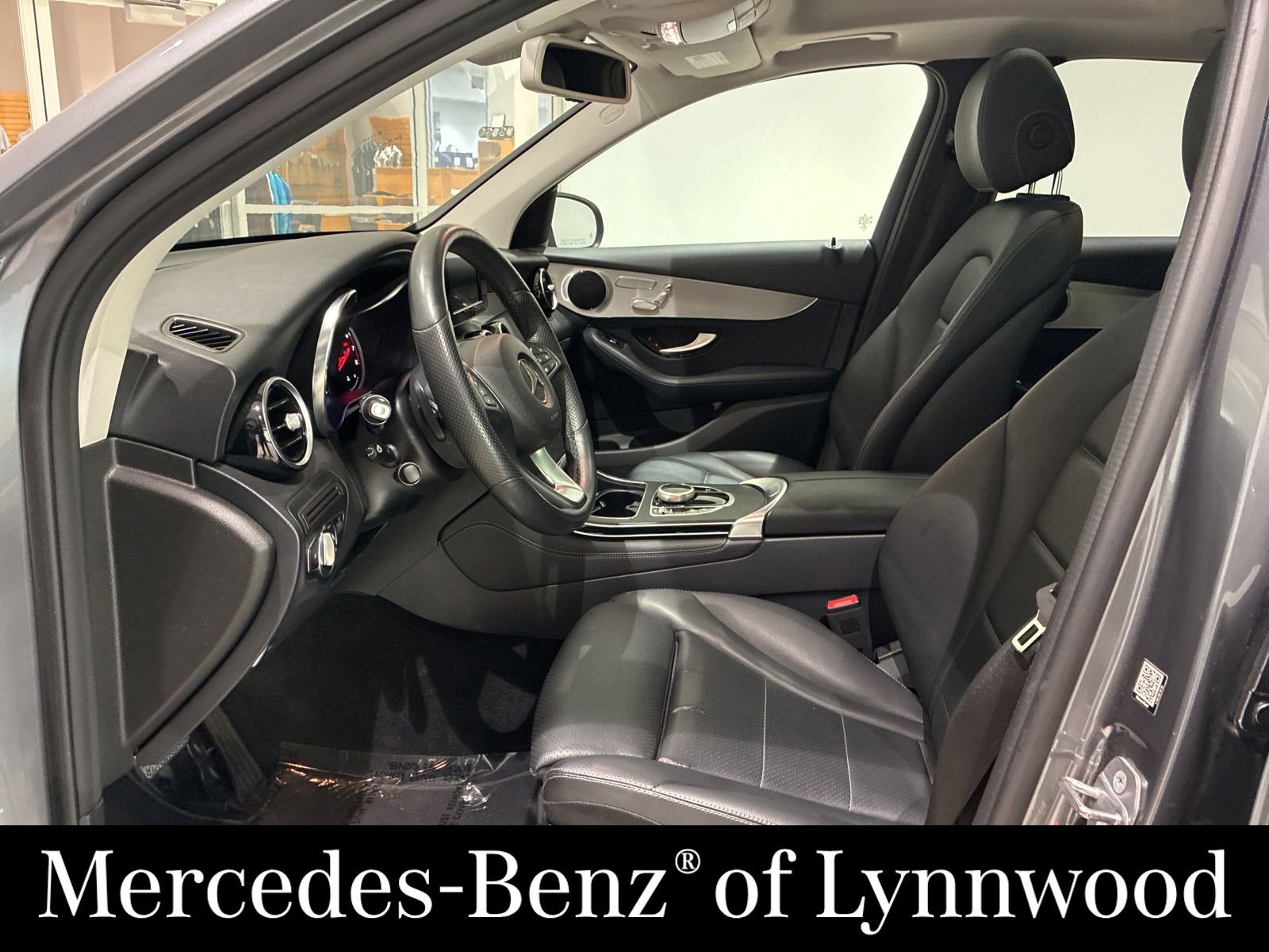 Used 2019 Mercedes-Benz GLC 300 4MATIC image 17