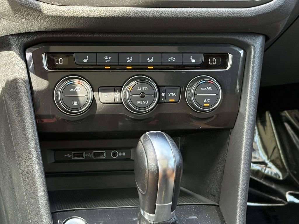Used 2019 Volkswagen Tiguan SE AWD/4WD image 16