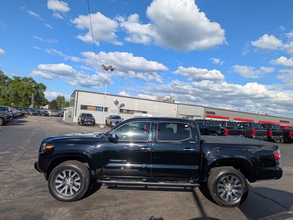 Certified 2022 Toyota Tacoma Limited AWD/4WD image 3