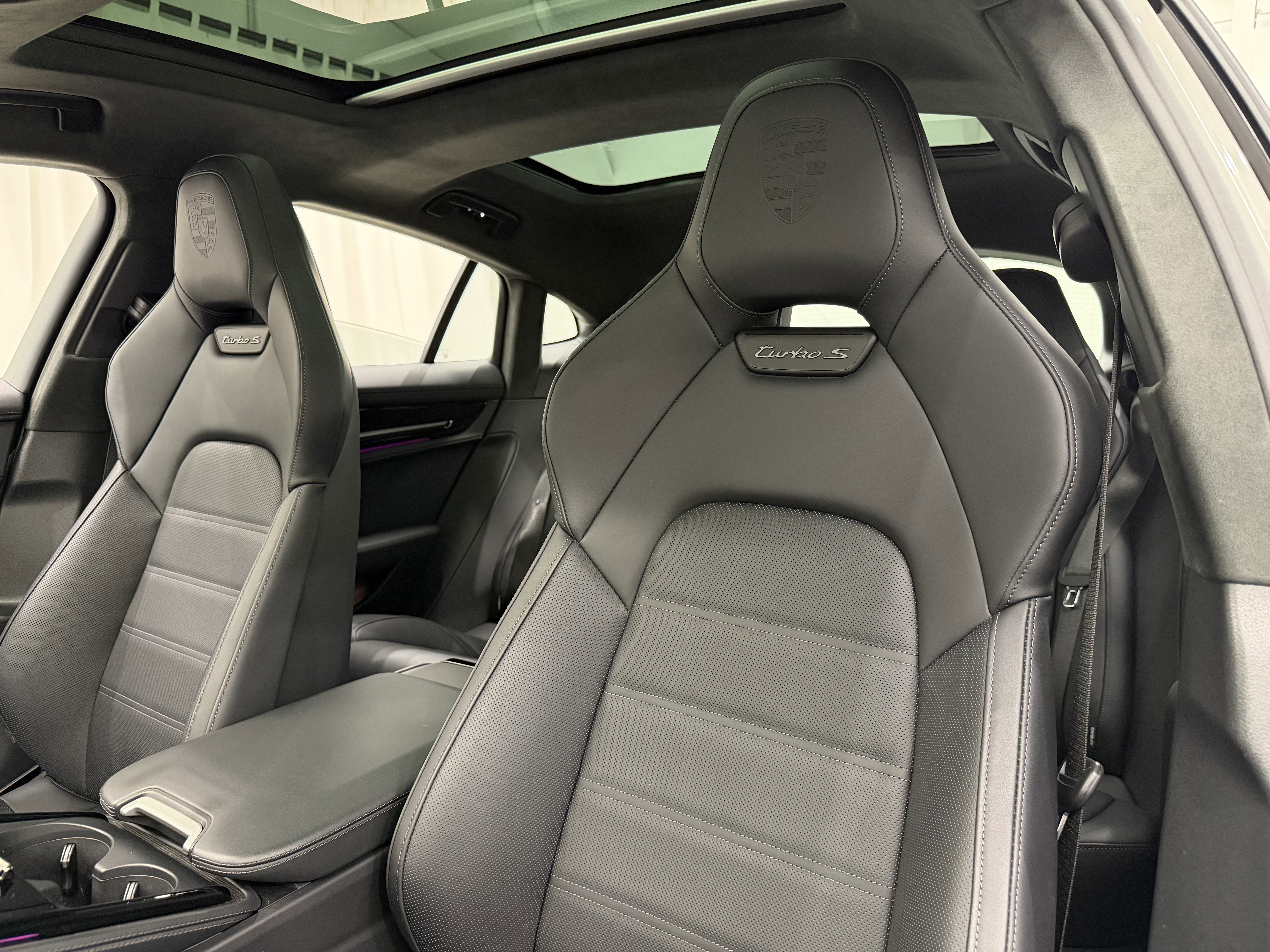 Used 2025 Porsche Panamera Turbo S image 34