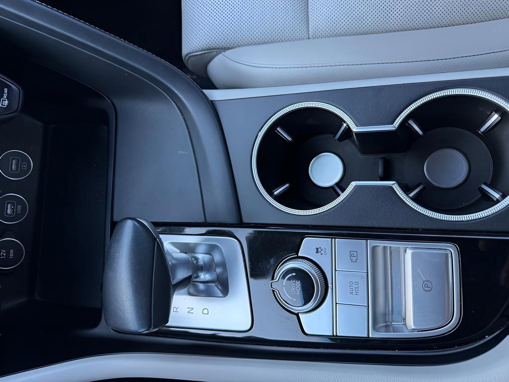 Used 2023 Genesis G70 2.0T image 23