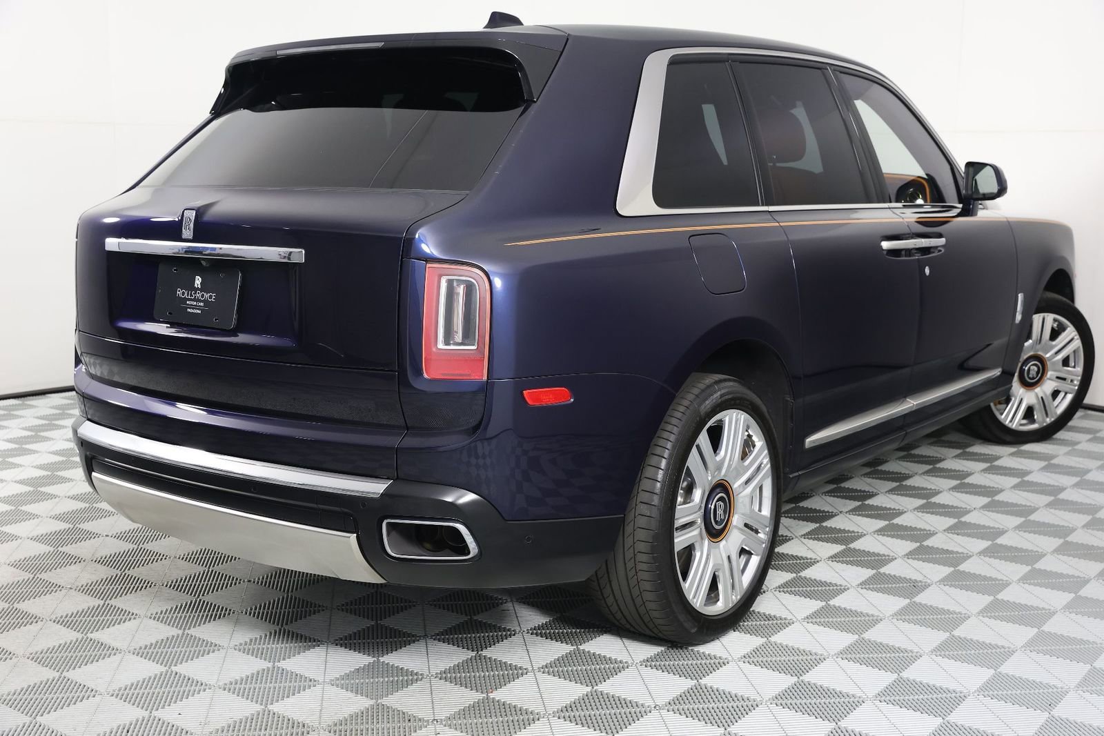 Used 2022 Rolls-Royce Cullinan w/ Cullinan Package AWD/4WD image 7