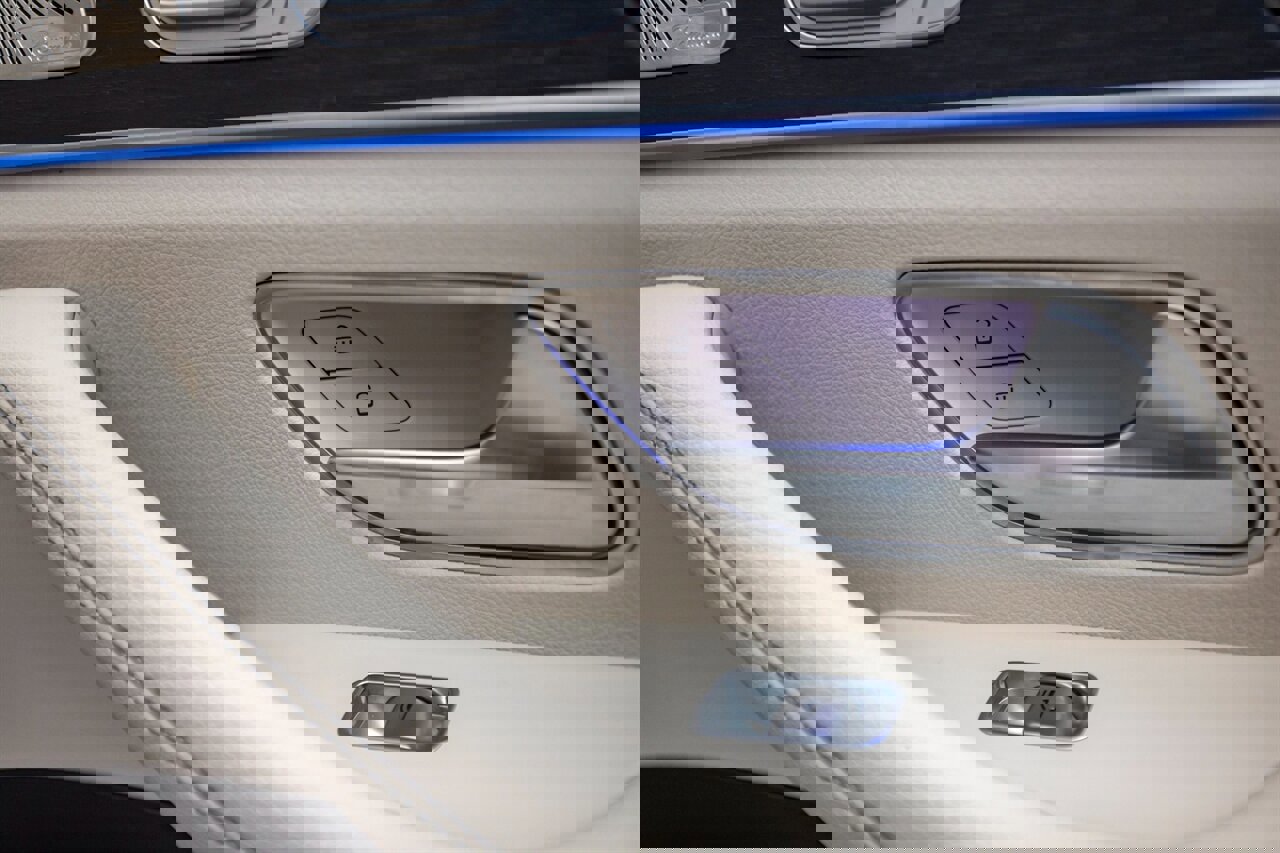 Used 2024 Mercedes-Benz GLE 350 4MATIC image 34