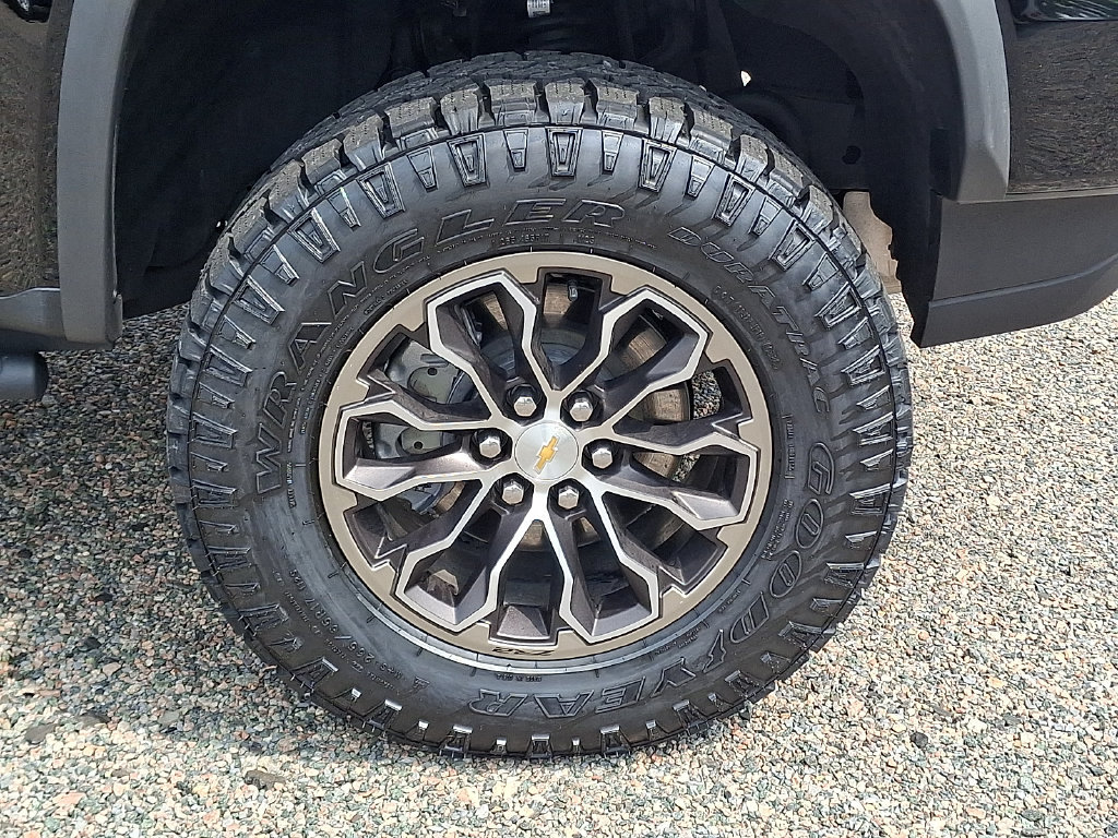 Used 2022 Chevrolet Colorado ZR2 AWD/4WD image 11