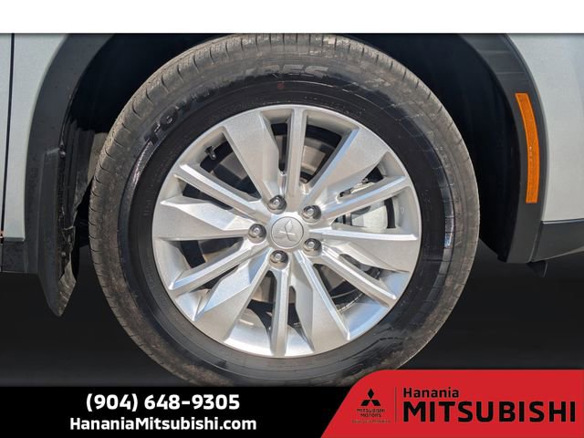 Used 2025 Mitsubishi Outlander ES image 12