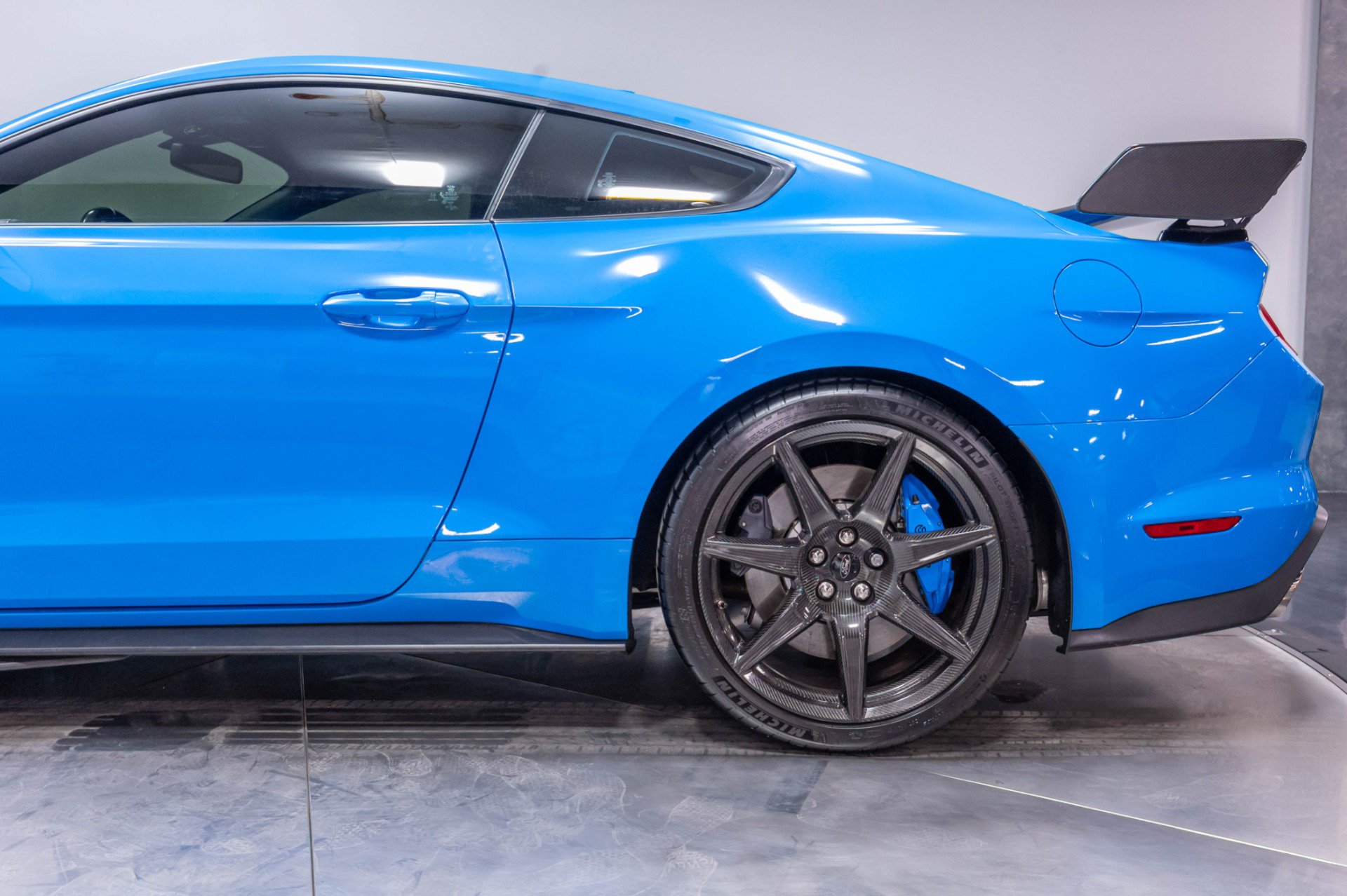 Used 2022 Ford Mustang Shelby GT500 w/ Carbon Fiber Track Pack RWD image 40