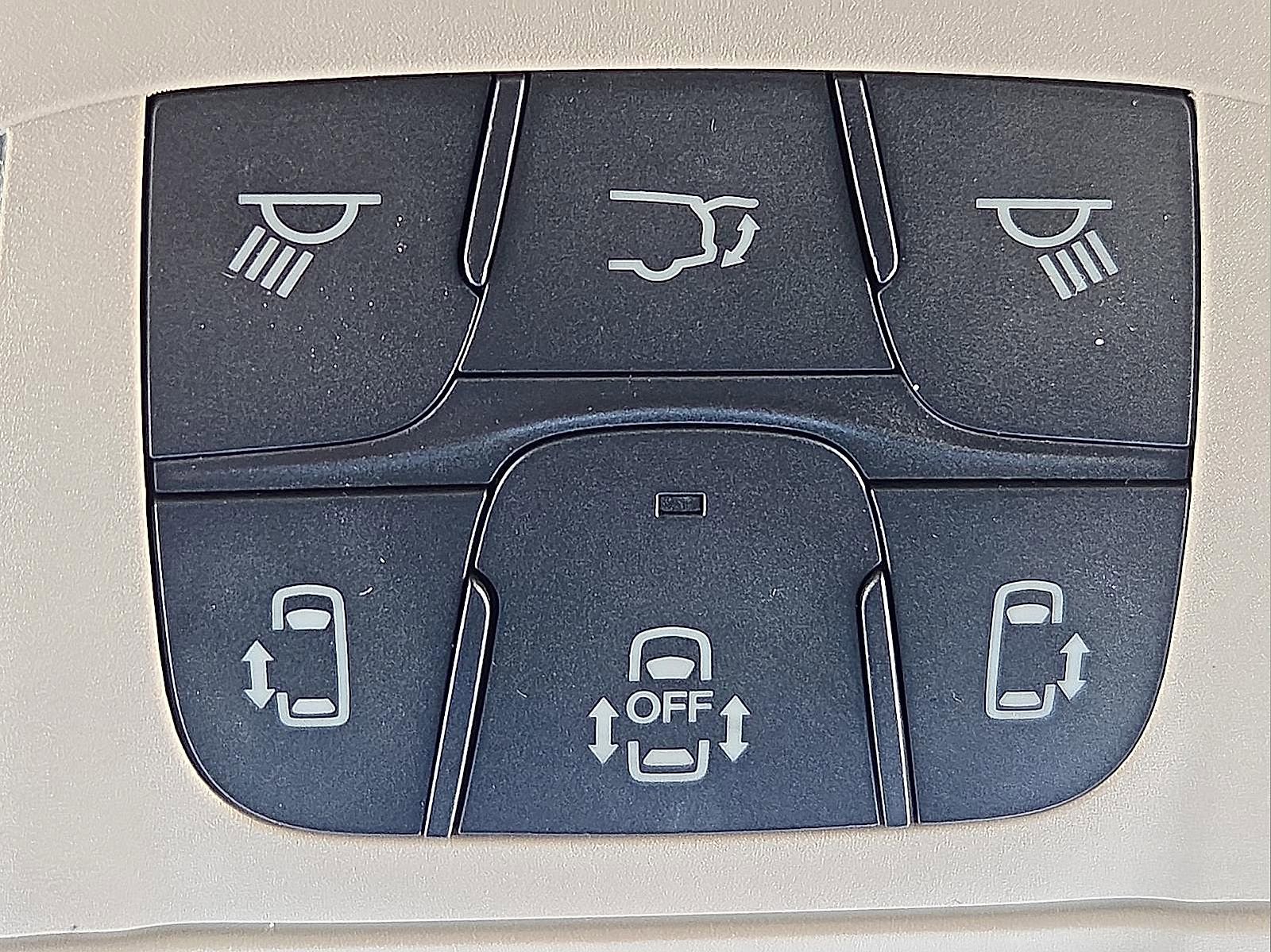 Used 2024 Chrysler Pacifica Limited FWD image 19