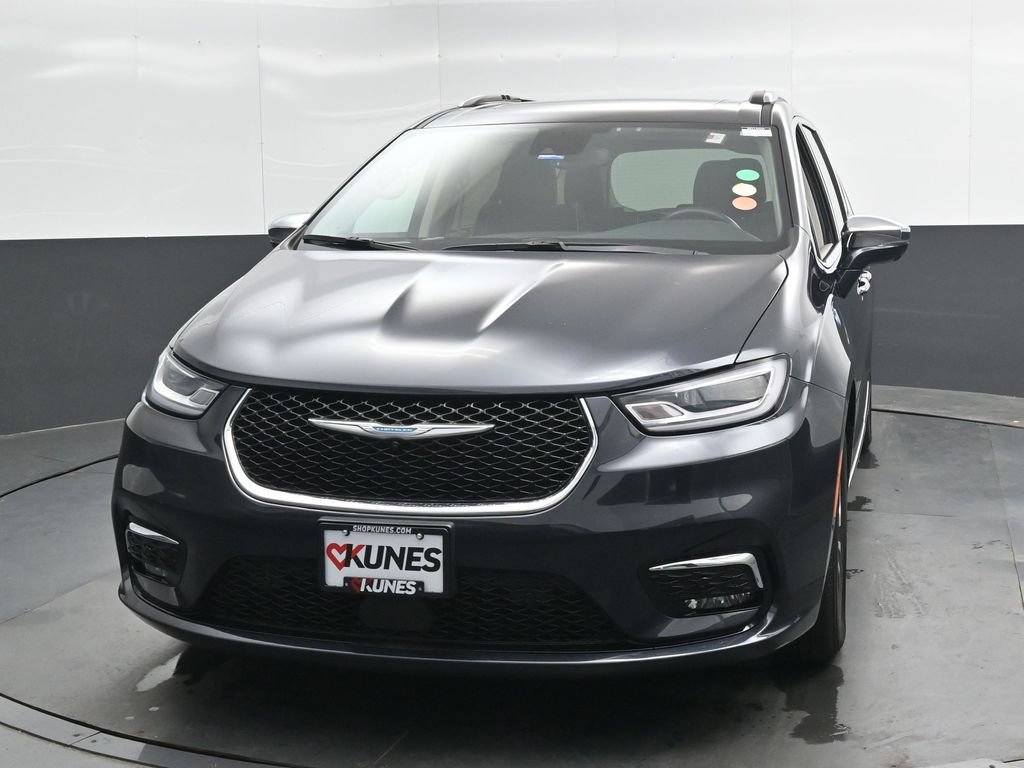 Used 2021 Chrysler Pacifica Limited w/ Premium & Safety Sphere Group FWD image 6