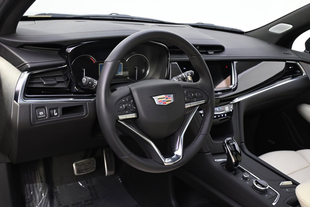 New 2025 Cadillac XT6 Sport image 9