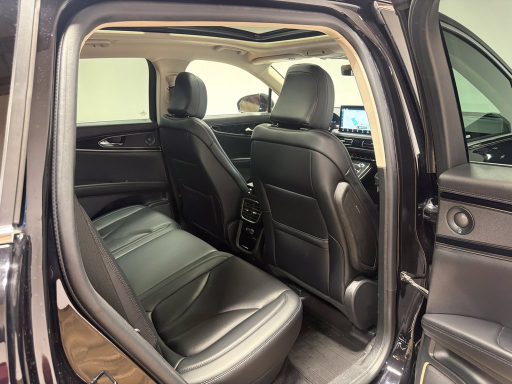 Used 2023 Lincoln Nautilus Reserve w/ Equipment Group 201A AWD/4WD image 36