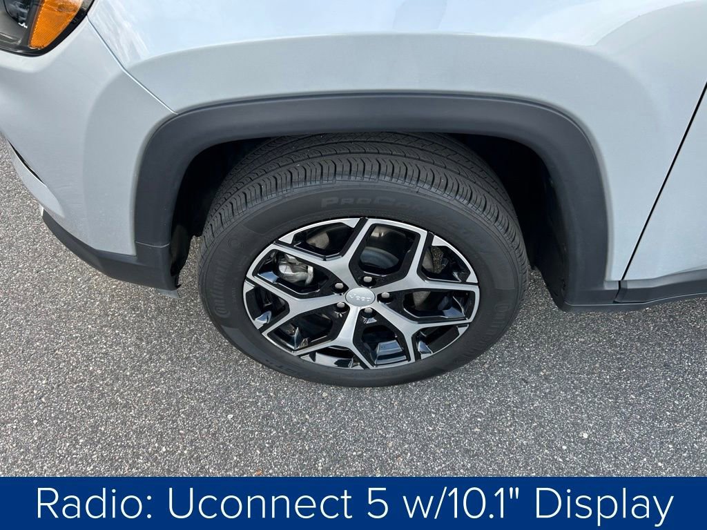 Used 2024 Jeep Compass Limited image 14