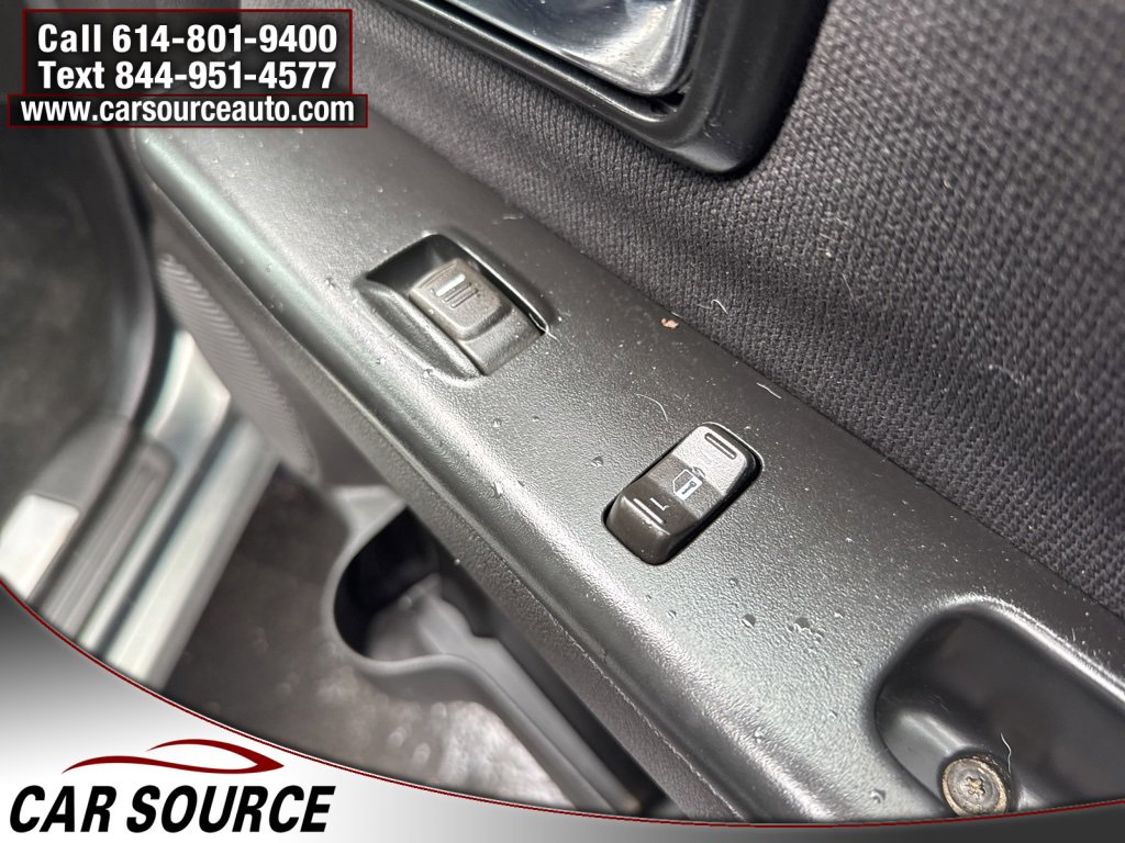 Used 2011 Chevrolet Colorado LT image 22