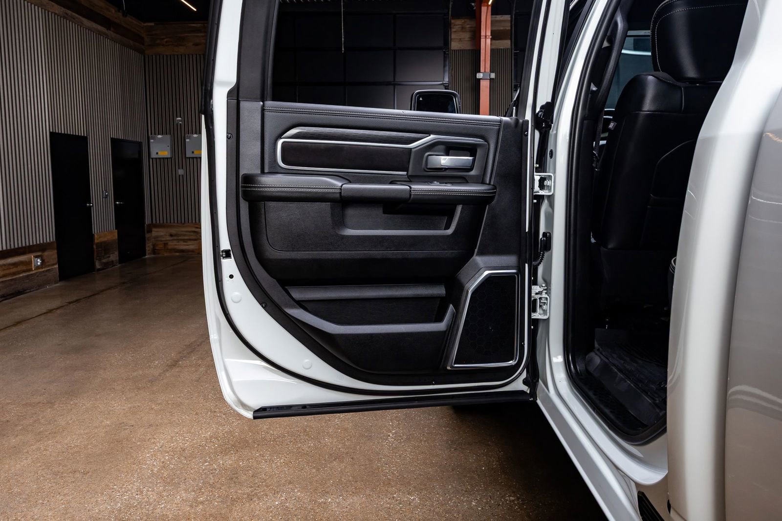 Used 2024 RAM 3500 Laramie w/ Night Edition AWD/4WD image 37