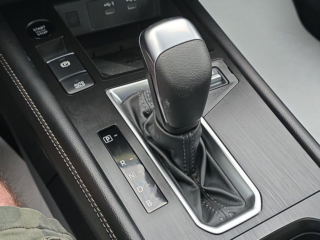 Used 2025 Nissan Kicks SV w/ SV Premium Package image 24